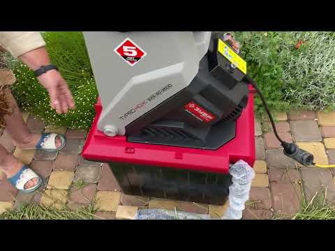 Видео: Измельчитель ЗУБР 40-2500. Из коробки сразу в бой!! Первый опыт, от травы до веток.