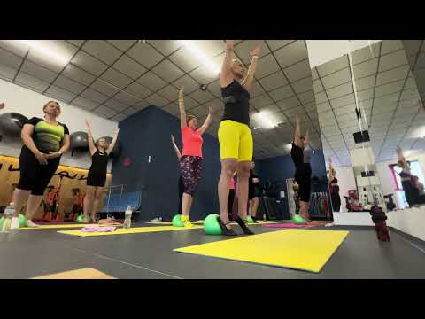 Видео: Пилатес с миниболом || Комплекс для всего тела || 14.08.2024 #пилатес #fitness #pilatesroutine