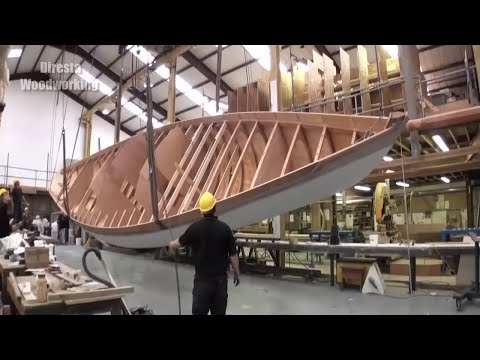 Видео: ЭКСТРЕМАЛЬНО БЫСТРЫЕ НАВЫКИ СБОРКИ ДЕРЕВЯННЫХ ЛОДОК - Удивительный Процесс Строительства Лодок!!!