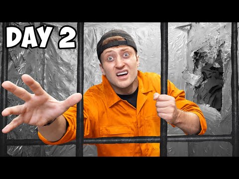 Видео: Застрял внутри 1000 слоев клейкой ленты