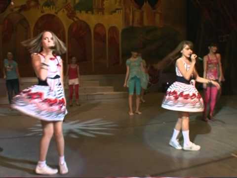 Видео: Арина Лиханова и Саша Гергелевич - «Весна»