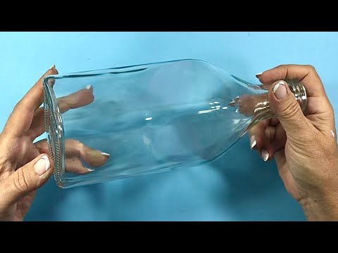 Видео: Как переработать стеклянную бутылку / 3 уникальные идеи с фарфором, бумагой и деревом