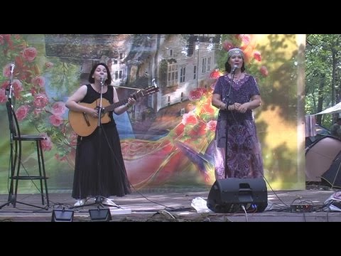 Видео: "Грустная канарейка"- Юлия Зиганшина и Эльмира Галеева