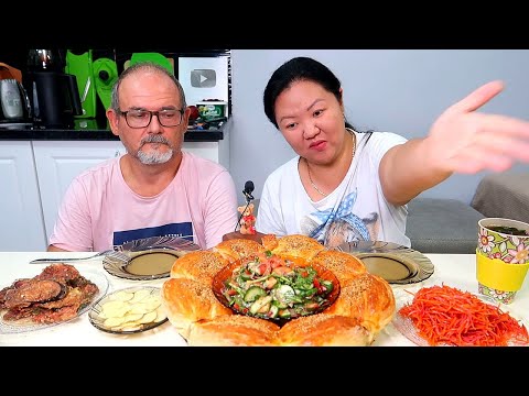 Видео: МУКБАНГ НЕОБЫЧНЫЙ ПИРОГ С МЯСОМ, СОТЕ И МОРКОВКА ПО КОРЕЙСКИ