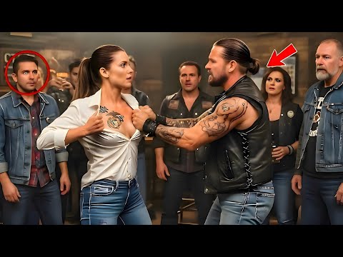 Видео: «Байкер порвал рубашку официантки… Но то, что он увидел на её плече, повергло всех в шок!»