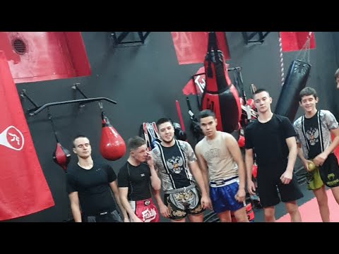 Видео: 🔴 Кикбоксинг 🥊 Подводящая тренировка ⛩ Дом Боевого Спорта в прямом эфире! #shorts