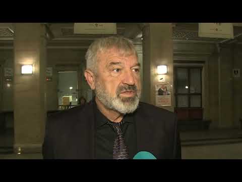 Видео: Пътници и областни управители срещу спирането на влакове от БДЖ /ВИДЕО/