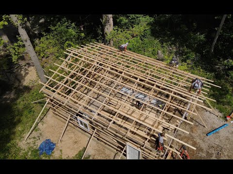 Видео: Строительство столбового сарая и инструкция: фермы и каркас крыши