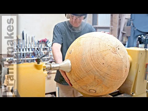 Видео: Что мне делать с этим огромным еловым шаром?