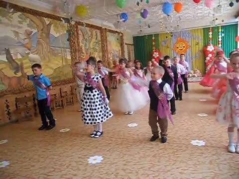 Видео: ВХОД НА ВЫПУСКНОЙ  под песню "ЧУДЕСА НАС ОСТАВИЛИ"