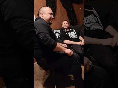 Видео: Азон в туре. Часть 8: Псков (совместно с The Vazeline) #выживутпанки #punkrock #punk #панк #панкрок