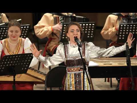 Видео: Скучно, грустно (р.н.п.) - Елизавета Антонова / "Boring, Sad" Russian Folk Song - Elizaveta Antonova