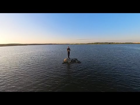 Видео: Рыбалка на спиннинг на Селете. Поехали в маленькое путешествие по низовьям реки до водохранилища.