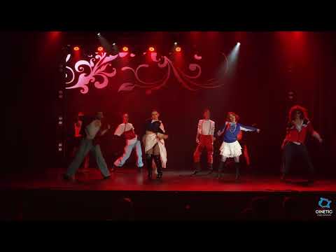 Видео: Народные Гуляния | Vogue Закрытая | Qinetic Show 2025