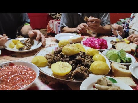 Видео: Готовим обед 🍜// Деревенский вкусный стол ,у нас свежатина 😋👍//