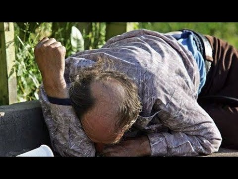 Видео: Лучше БЫТЬ БОМЖОМ и спать на ТРУБАХ чем РАБОТАТЬ на НЕЛЮБИМОЙ РАБОТЕ