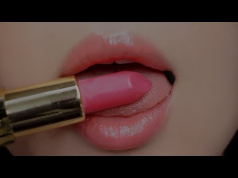 Видео: ASMR Поедание съедобной помады, звуки рта (+вблизи)