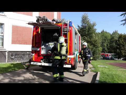 Видео: Учебная эвакуация и тушение условного пожара