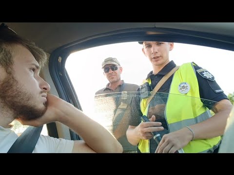 Видео: НЕ ДАВ ДОКУМЕНТИ НА ПЕРЕВІРКУ! ТЦК ТА ПОЛІЦІЯ ПРОВОДЯТЬ РЕЙД НА ЛОХА