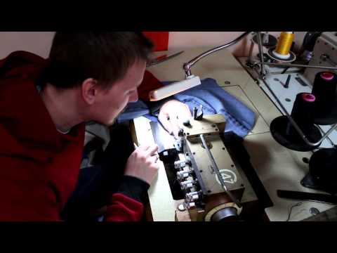 Видео: Как сшить детские штанишки из старых джинс.