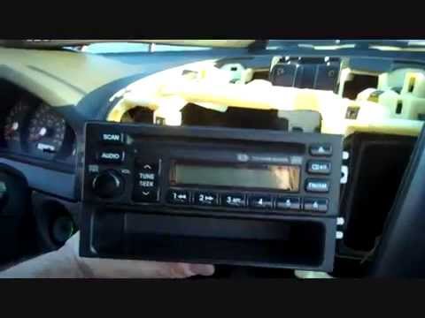 Видео: Снятие автомобильной стереосистемы Kia Sorento 2003 - 2006 = ПОМОЩЬ С АВТОМОБИЛЬНОЙ СТЕРЕОСИСТЕМОЙ