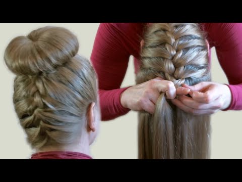 Видео: Объемный Пучок из Волос с Помощью Бублика или Носка Видео Upside Down French Braid Bun Style