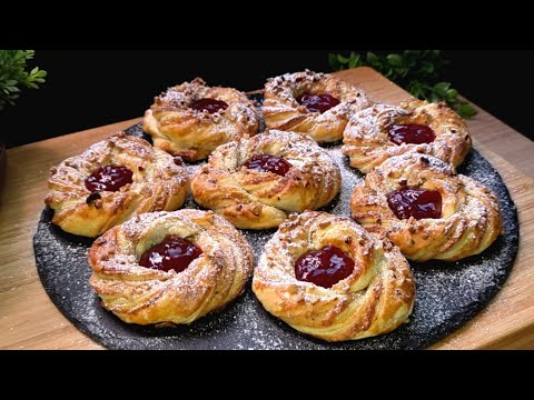 Видео: Быстрая воскресная выпечка для семьи: орехово-варенье-улитки из слоеного теста 🥐❤️