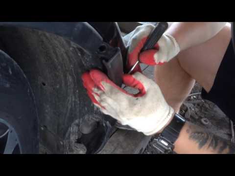 Видео: Как снять передний бампер Хонда срв 3 Honda CRV CR-V 3