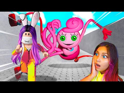 Видео: ПОБЕГ ОТ МАМЫ ДЛИННЫЕ НОГИ в ROBLOX 😱 ПРИЗРАК ДЕВОЧКУ ЗАКРЫЛИ в Роблокс