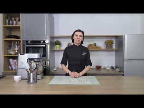 Видео: ►  БИСКВИТНО МУССОВЫЙ ТОРТ “КЛУБНИЧНОЕ ОБЛАКО”   PASTRY SCHOOL ONLINE