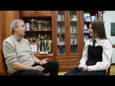 Видео: Кембриджский сертификат, или Как выучил английский директор ИММиКН ЮФУ Михаил Карякин