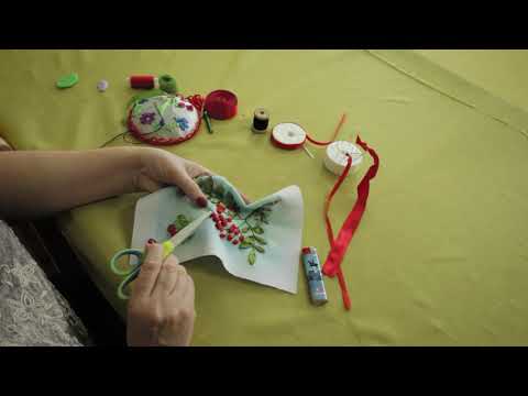 Видео: ВЕТОЧКА РЯБИНЫ | ФРАНЦУЗСКИЙ УЗЕЛОК | ВЫШИВКА ЛЕНТАМИ «ШЁЛКОВОЕ ЧУДО» | Руководитель Земзюлина В.В.