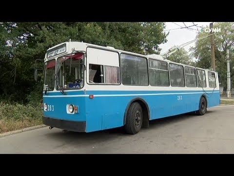 Видео: Аварія за участі тролейбуса та вантажівки сталася у Сумах