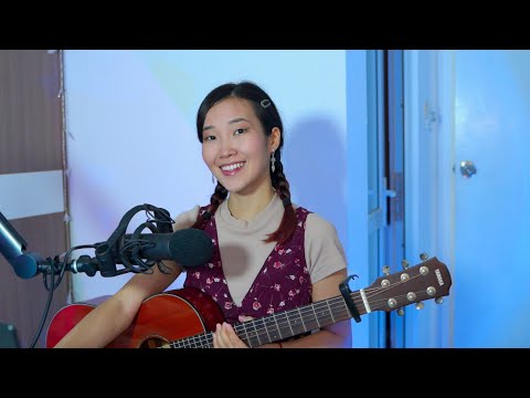 Видео: Пою любимые песни под гитару:))