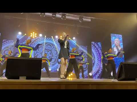 Видео: Умсуура. Василий Еремеев толорбут ырыаларынан «Сахам кыыһын таптыыбын» концерт