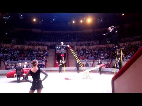 Видео: Смертельный номер в цирке Чинизелли  Самые крутые акробаты