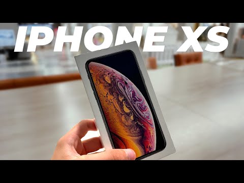 Видео: Я Купил iPhone XS в 2025 Году?!