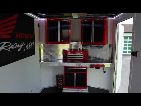 Видео: Видеообзор моего гоночного мини-прицепа Haulmark Transport 2019 года.