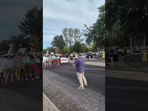 Видео: ПРОТЕСТ СРЕЩУ БЕЗВОДИЕТО В ГРАД ПЛЕВЕН !!!