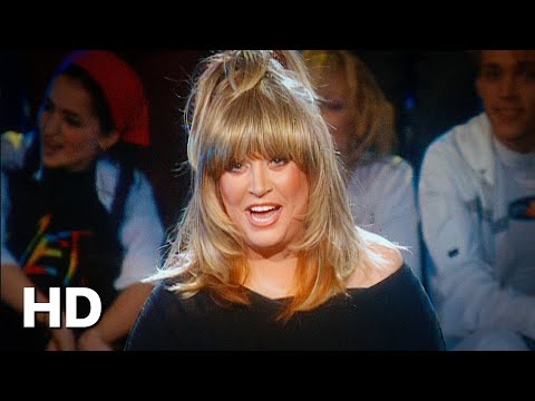 Видео: Алла Пугачёва - Девочка секонд-хенд (Official HD Video) [«Рождественские встречи»]