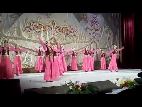 Видео: Народный образцовый ансамбль танца Жаш-Кыял "Санги мазорам"