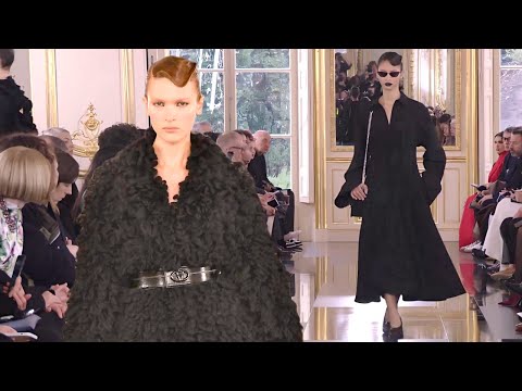 Видео: Valentino Париж мода Осень 2024 Зима 2025 | Одежда и аксессуары