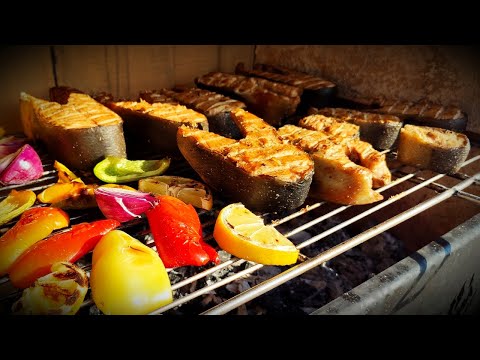 Видео: СТЕЙКИ КЕТЫ на Мангале. Как же Вкусно Кушать красную рыбку. ENG SUB
