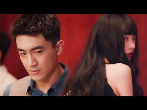 Видео: Вдруг появляется властный президент, заставляя девушку впасть в паническое состояние! 💖 #zhaolusi