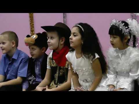 Видео: Новости Приморской школы. Новогодний праздник в начальной школе