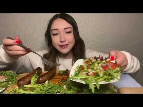Видео: МУКБАНГ колбаски | грибочки | салатики ☺️ было очень вкусно 🤤