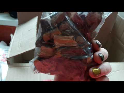 Видео: Распаковываем Посылочку с Полезными Травками и Вкусняшками для Шиншилл!!!