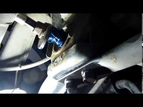 Видео: Решение проблемы развал-схождения на Mitsubishi Pajero