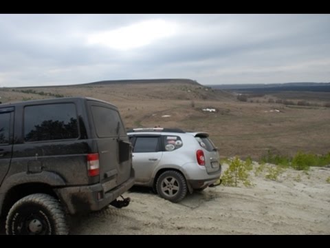 Видео: Рено Дастер vs УАЗ Патриот на крутых горках