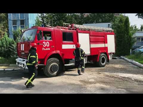 Видео: 3 ДПРЗ Подача переносного лафетного ствола по 2 х магістральних лініях по 3  рукава 77 мм